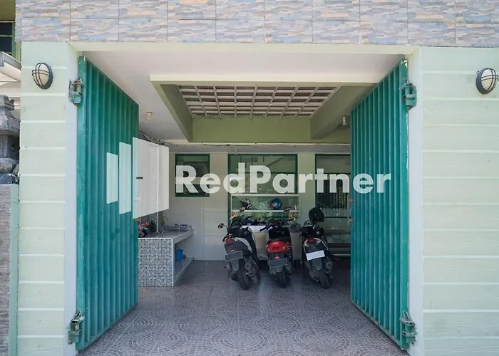 Hijau Residence RedPartner At CitralandHotel Surabaya